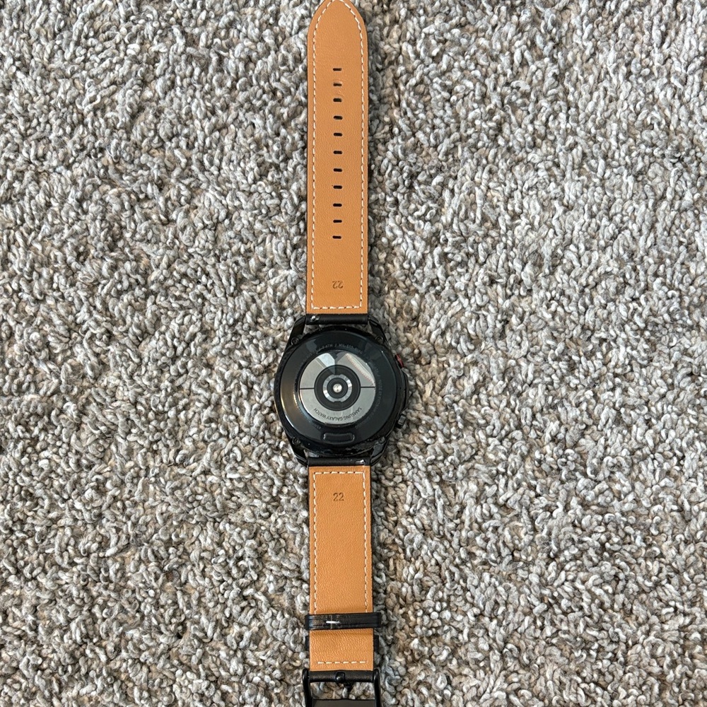 Samsung Galaxy Watch3 - Picture 2 of 5